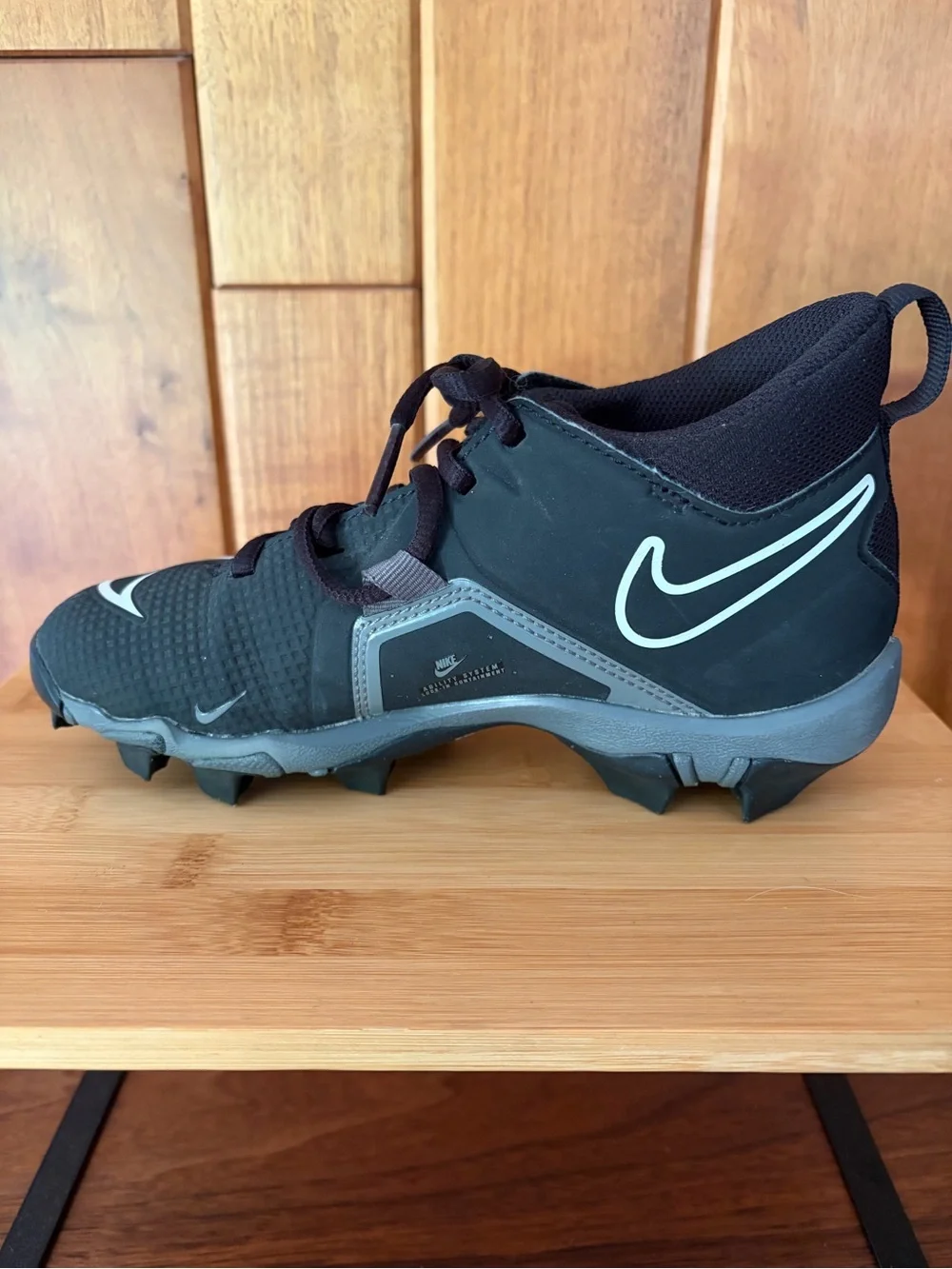 Nike Alpha Menace Kid’s 2Y Black & Gray Football Cleats CVO581